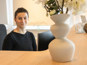 Vlora Isa, receptionist